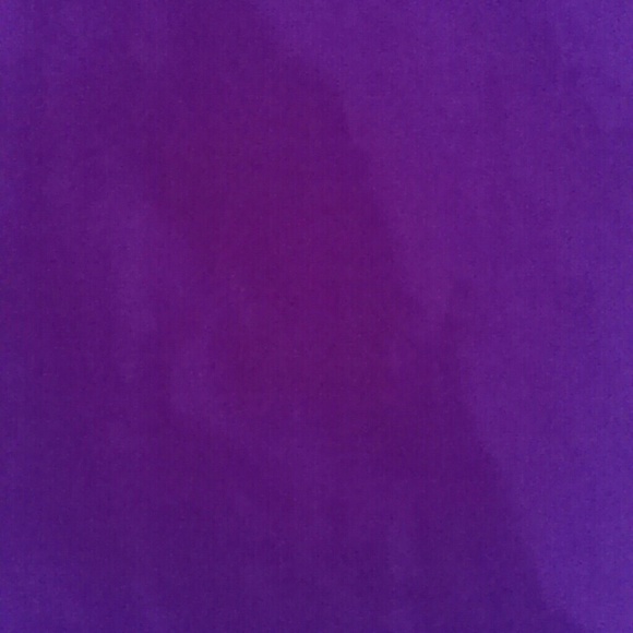 Profile Picture of Gab Lomasney (@gabbilomasney) on Poshmark