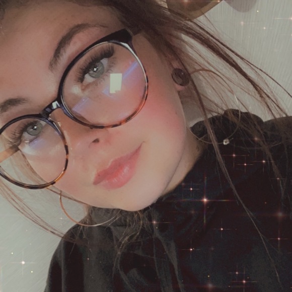 Profile Picture of Autumn Pittman (@autumnpittman41) on Poshmark