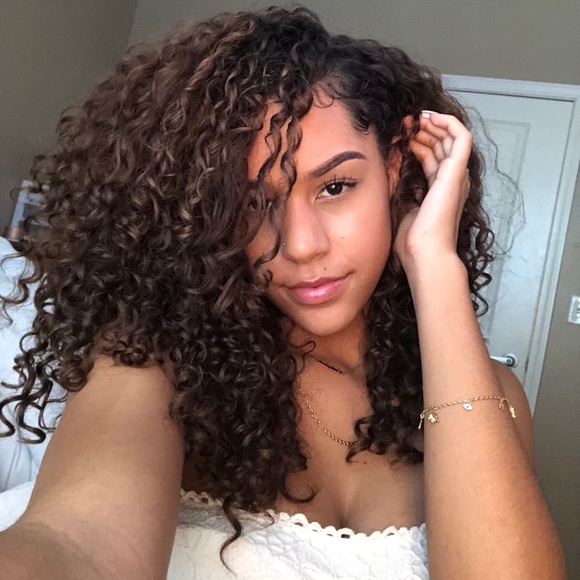 Gabby Mitchell - Poshmark Profile Picture of Gabby Mitchell (@gabbym100) on Poshmark