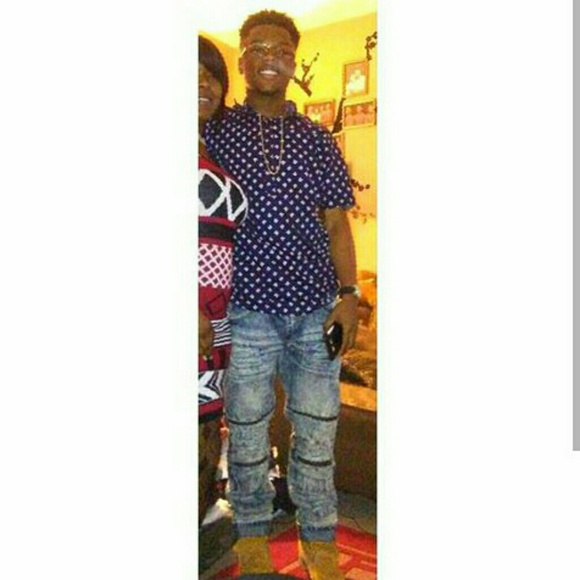 Profile Picture of Meshawn Swan (@swanyy962) on Poshmark