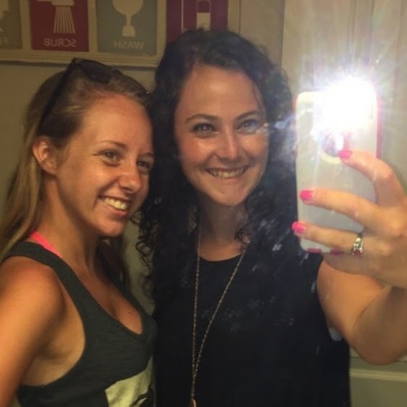 Profile Picture of Maddie Ayscue (@maddieayscue) on Poshmark