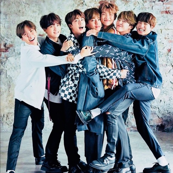 Profile Picture of Mary Loutsis (@raideraj26) on Poshmark