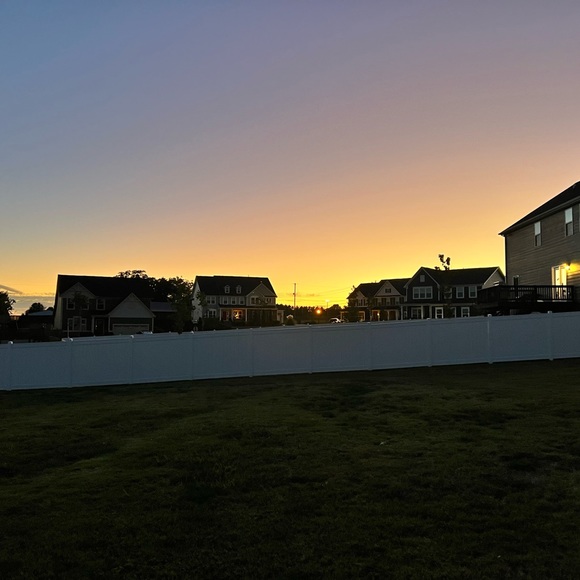 Profile Picture of Mariana Sanders (@mariwjs) on Poshmark