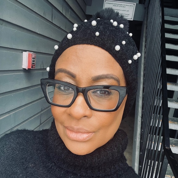 Profile Picture of Luevenia Heggs (@luevenia67) on Poshmark