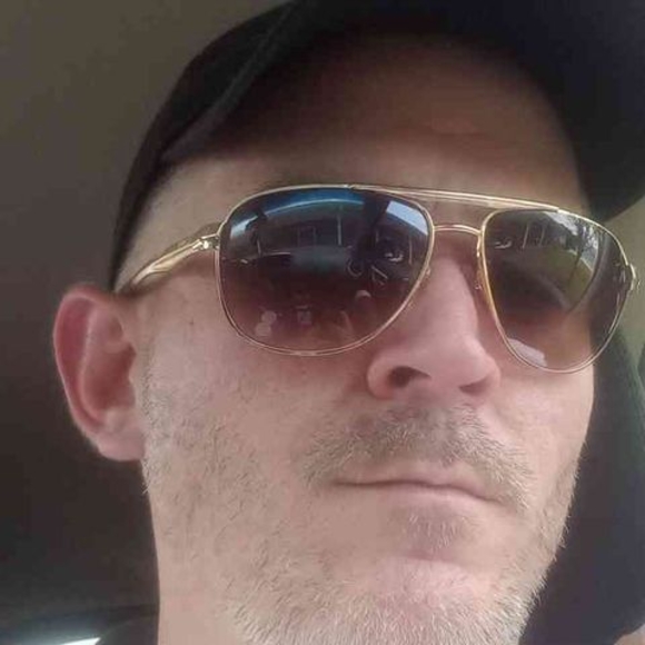 Profile Picture of Kenneth Lynn (@kennethlynn1140) on Poshmark