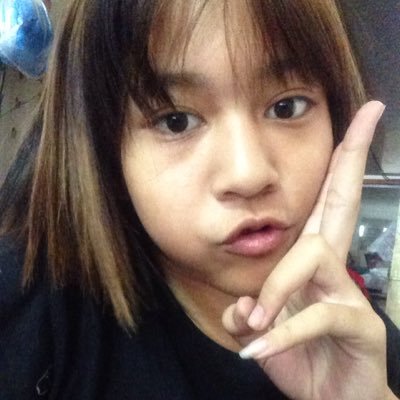 Profile Picture of Jenny (@champ_suit) on Twitter