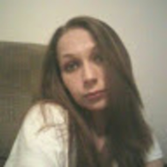 Profile Picture of Cecilia Deere (@ceciliadeere) on Poshmark