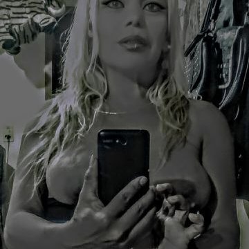 Profile Picture of Mariana Toledo (@marianatoledo73) on Twitter