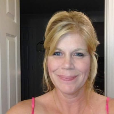Profile Picture of Tanya Mckinney (@Ruby25707) on Twitter