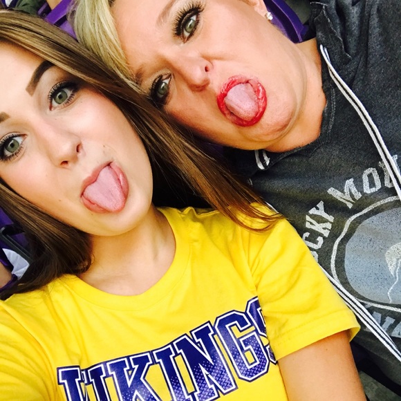 Profile Picture of Natali Jarnot (@jarnotn) on Poshmark