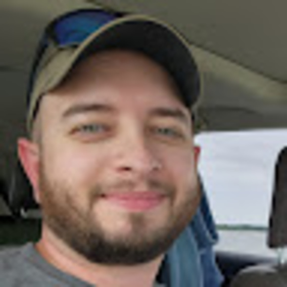 Profile Picture of Connor Lozer (@cnnrlzr) on Poshmark