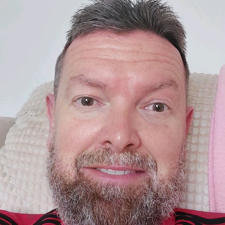 Profile Picture of Jason (@jasonrowlands) on Tiktok