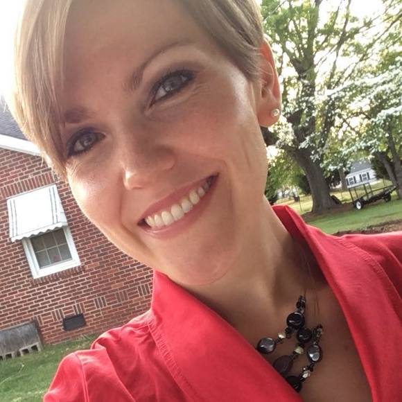 Profile Picture of Susan Wines (@photographsc) on Poshmark