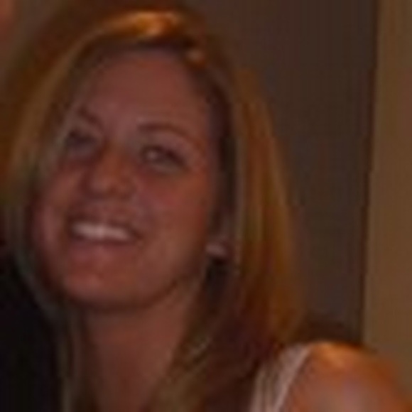 Profile Picture of Samantha Mcduffie (@smcduffie0805) on Poshmark