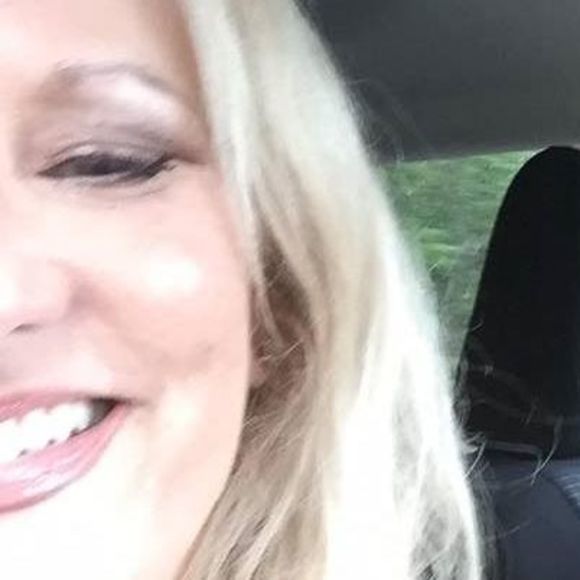 Profile Picture of Donna Kanagy (@dkanagy24) on Poshmark