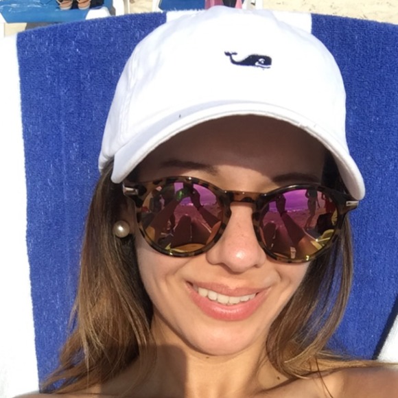 Profile Picture of Sandra Chase (@sandyc83) on Poshmark