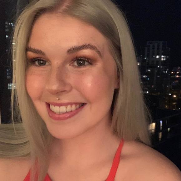 Profile Picture of Tasha Hamilton (@tashabrianne) on Poshmark