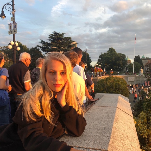 Profile Picture of Alice Picard (@alice_picard) on Poshmark