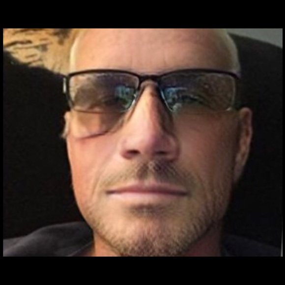 Profile Picture of James Woolford (@woolford145) on Poshmark