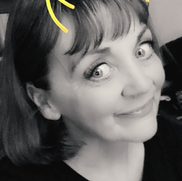 Profile Picture of Tammy Moon buckley (@tammyiswhoiam) on Poshmark