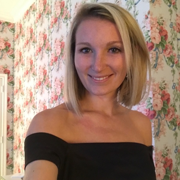 Profile Picture of Cassie Hutaff (@chutaff) on Poshmark