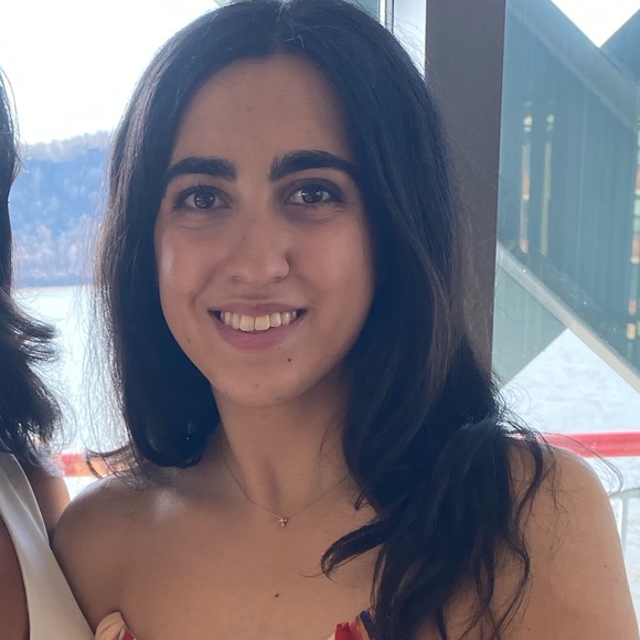 Profile Picture of Alexandra Sayegh (@alexandrasayegh) on Poshmark