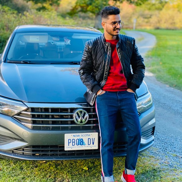 Profile Picture of Dinkar Vohra (@dinkarvohra) on Poshmark