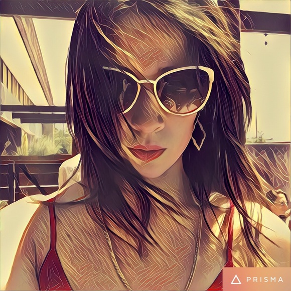 Profile Picture of Lisa Ohanian (@pwnieride) on Poshmark