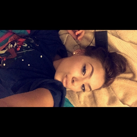 Morgan Lara - Poshmark Profile Picture of Morgan Lara (@morganlee97) on Poshmark