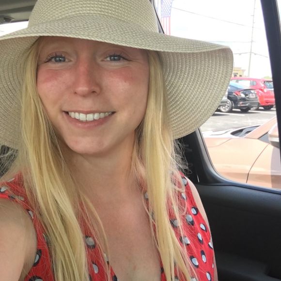 Profile Picture of Michaela Lambert (@bigbay121) on Poshmark