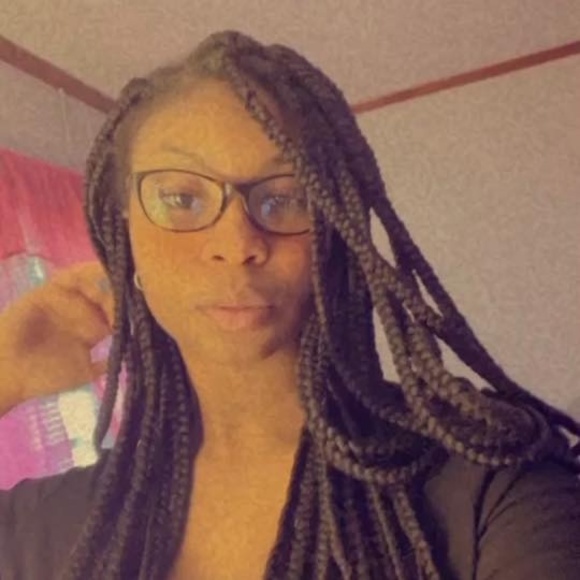 Profile Picture of Jamia Caldwell (@jamiacaldwell) on Poshmark