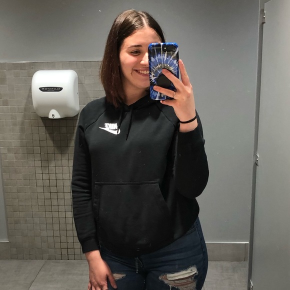 Profile Picture of Savanna Pavolko (@savannapav) on Poshmark