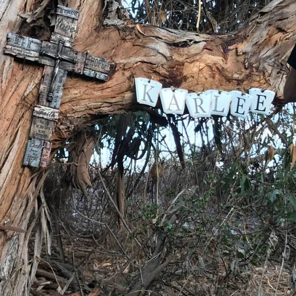 Profile Picture of Brittiny Tinstman (@btinstm) on Poshmark