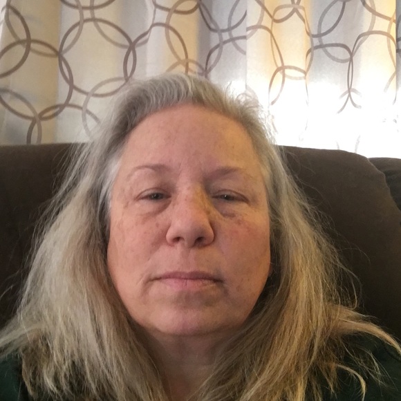 Profile Picture of Tami Whelahan (@enyekutu1) on Poshmark