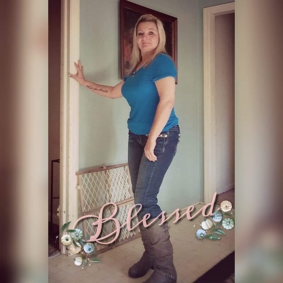 Profile Picture of Rhonda stennett Mcdonald (@rhonda7171) on Poshmark