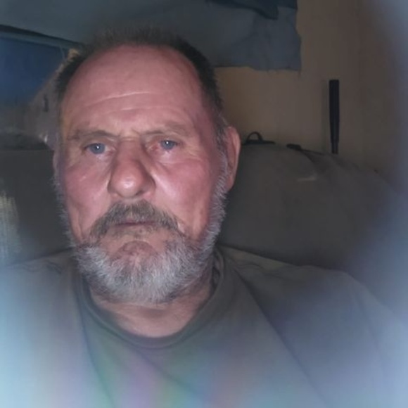 Profile Picture of Robert Andreolli (@robertandreolli) on Poshmark