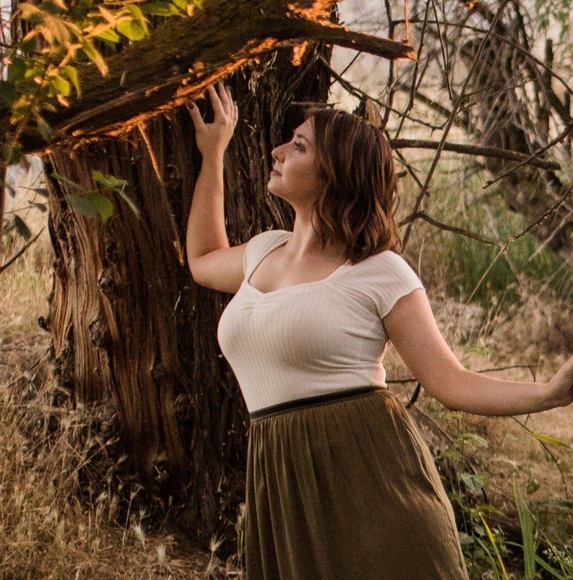 Profile Picture of Danielle Siegel (@danielle_siegel) on Poshmark