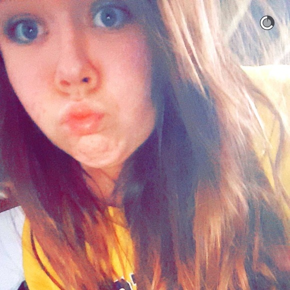 Profile Picture of Rachel Kremsreiter (@rachelkrem) on Poshmark