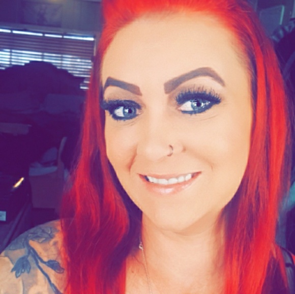 Profile Picture of Amanda Chambers (@chambers1986) on Poshmark