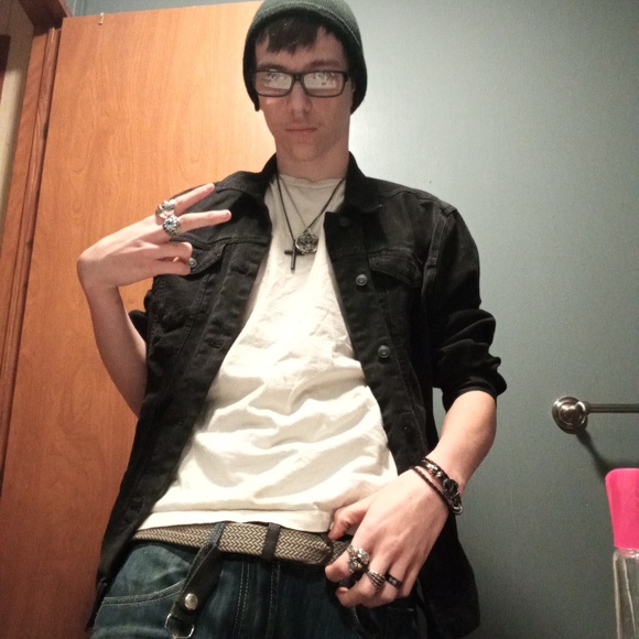 Profile Picture of Nicolas Hallett (@mudboy45) on Poshmark