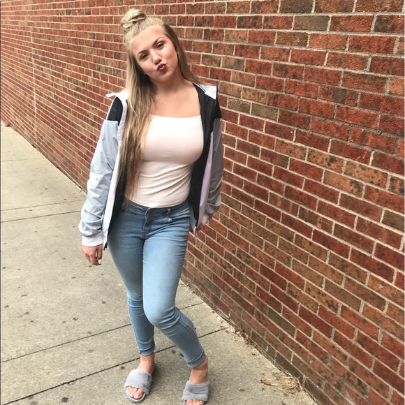 Profile Picture of Jasmine Johnson (@babyjaayy12) on Poshmark