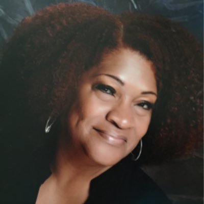 Profile Picture of Iris Holmes (@itsboutme100) on Twitter