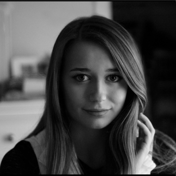 Profile Picture of Ashley Mcdowell (@ashleyl25) on Poshmark