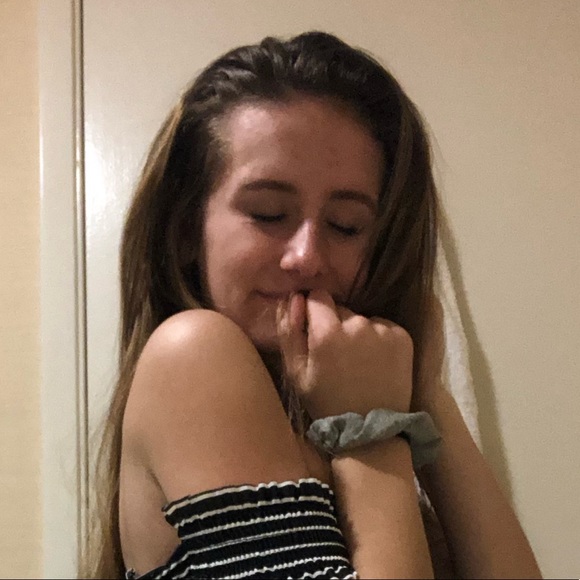 Profile Picture of Madisyn Kerzman (@madisyn_kerzman) on Poshmark