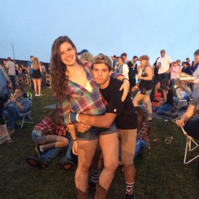 Profile Picture of Brett Stein (@brettzelstein) on Twitter