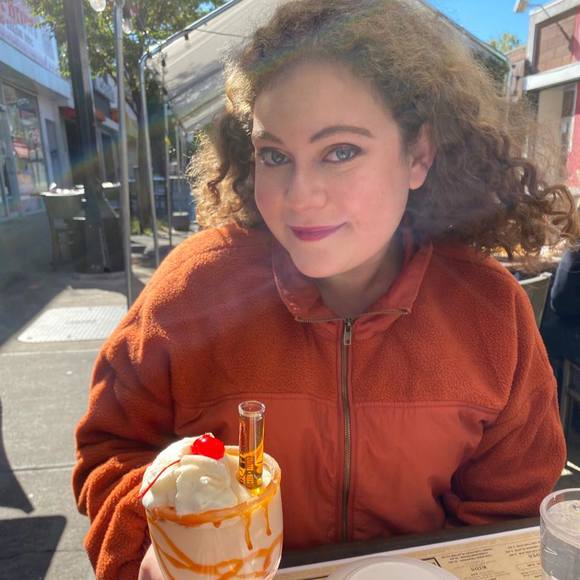 Profile Picture of Rayna Sclar (@raynasclar) on Poshmark
