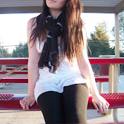 Profile Picture of Amanda Bollinger (@amandasmakeupcorner) on Youtube