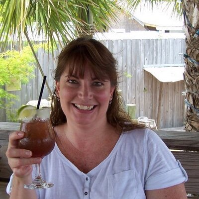 Profile Picture of Linda Keene (@Lindalee70) on Twitter