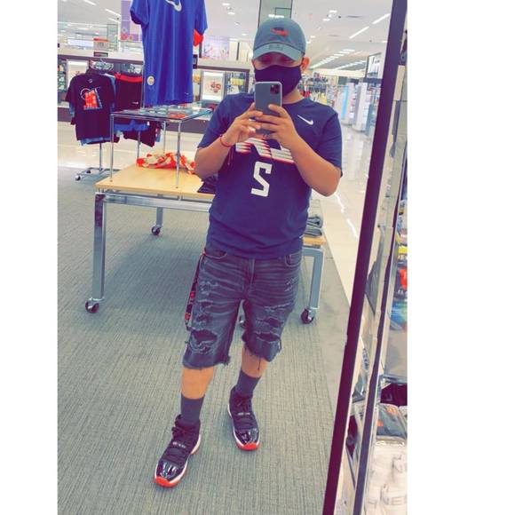 Profile Picture of Augusto Perez (@augustoperez) on Poshmark