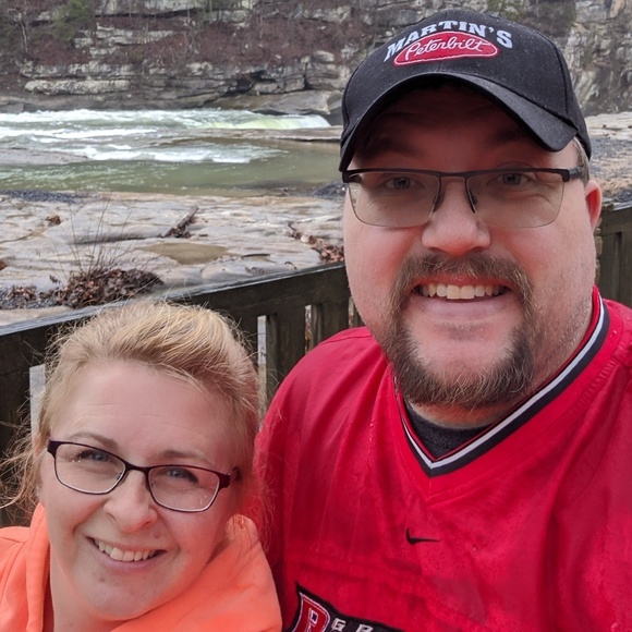 Profile Picture of Lisa Boyer (@lrboyer) on Poshmark